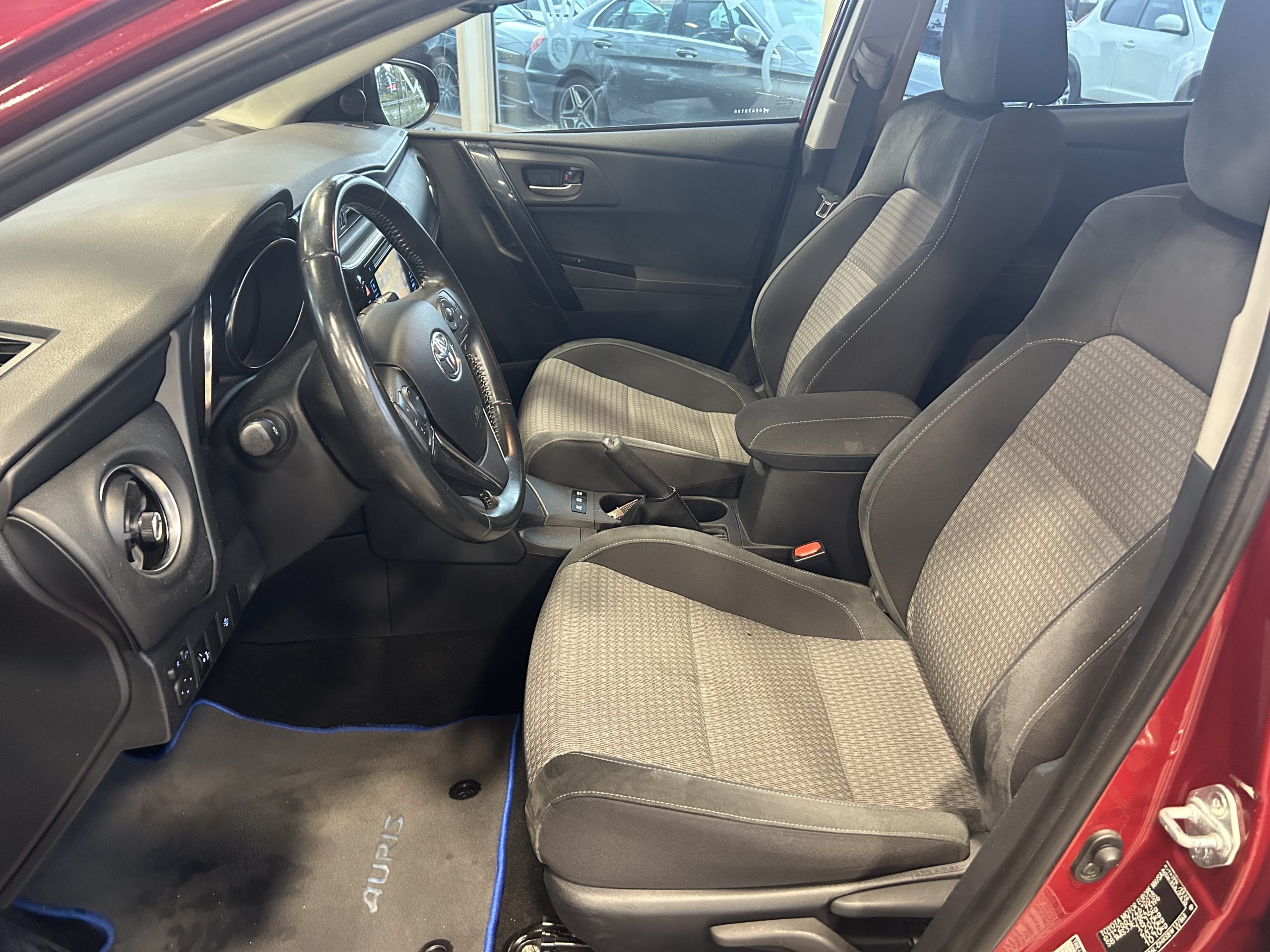 TOYOTA AURIS II (2) 1.8 HYBRIDE 136 DESIGN AUTO – Image 7
