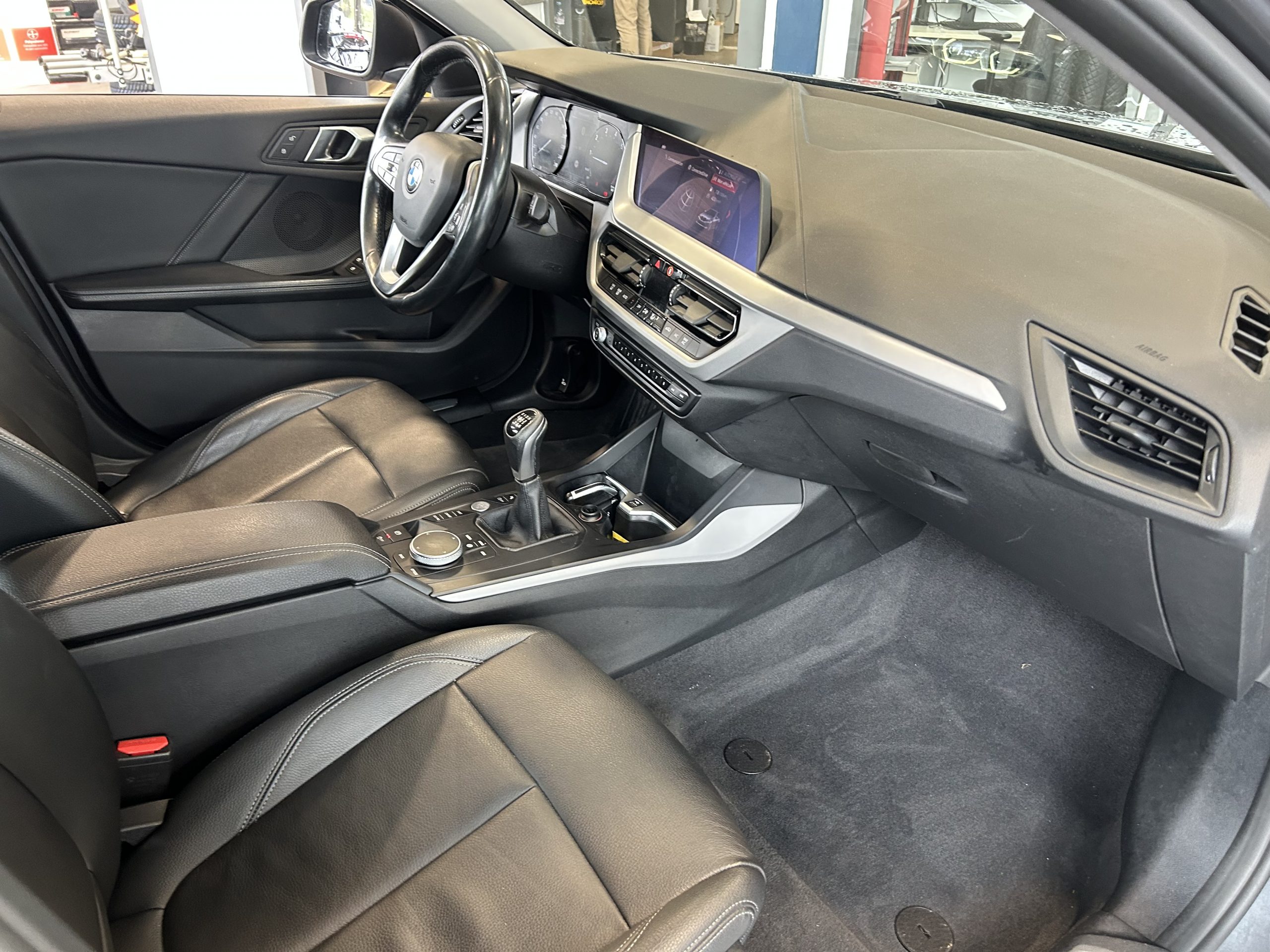 BMW SERIE 1 (F40) 118I 140 BUSINESS DESIGN – Image 7