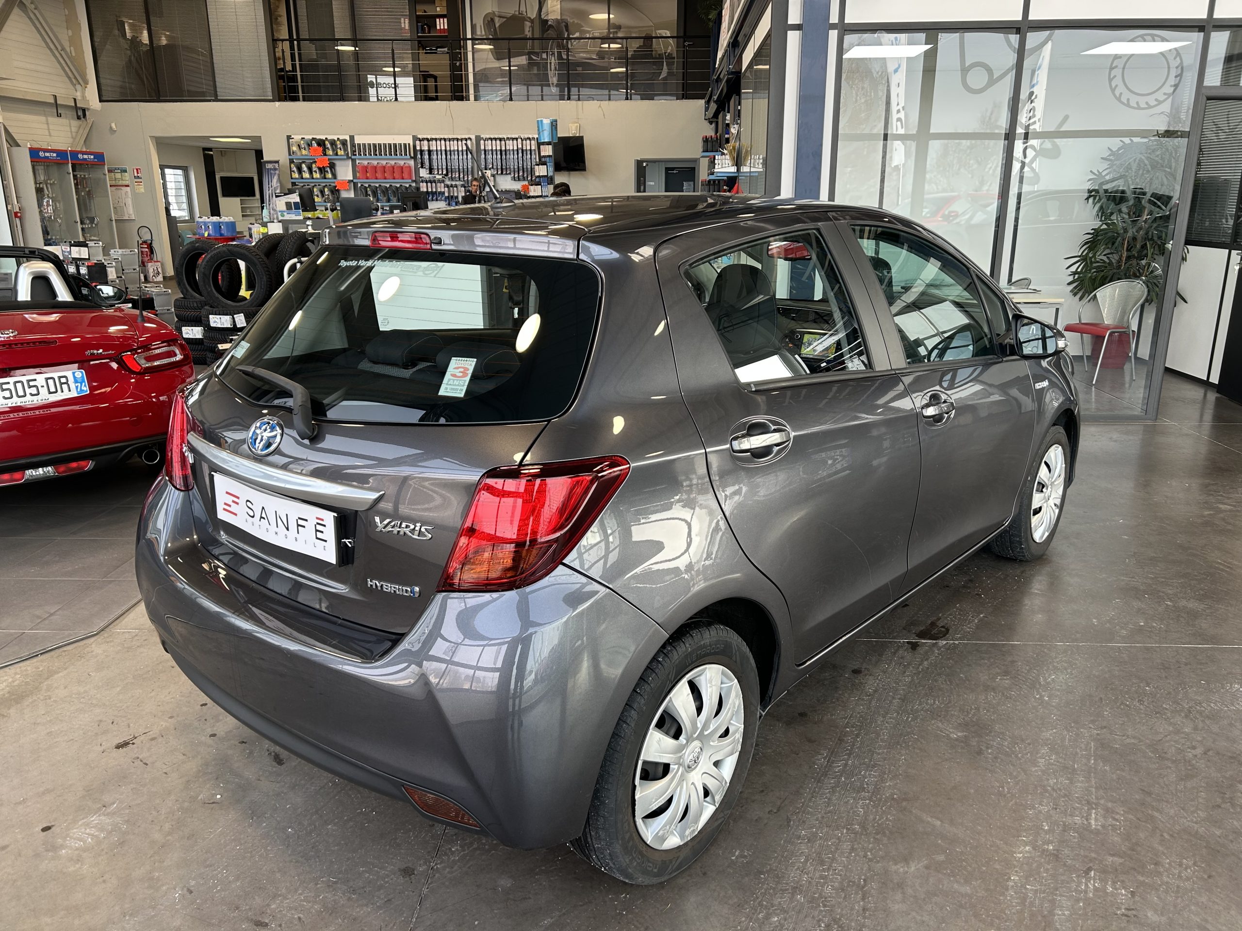 TOYOTA YARIS III (2) HYBRID 100H DYNAMIC 5P – Image 4
