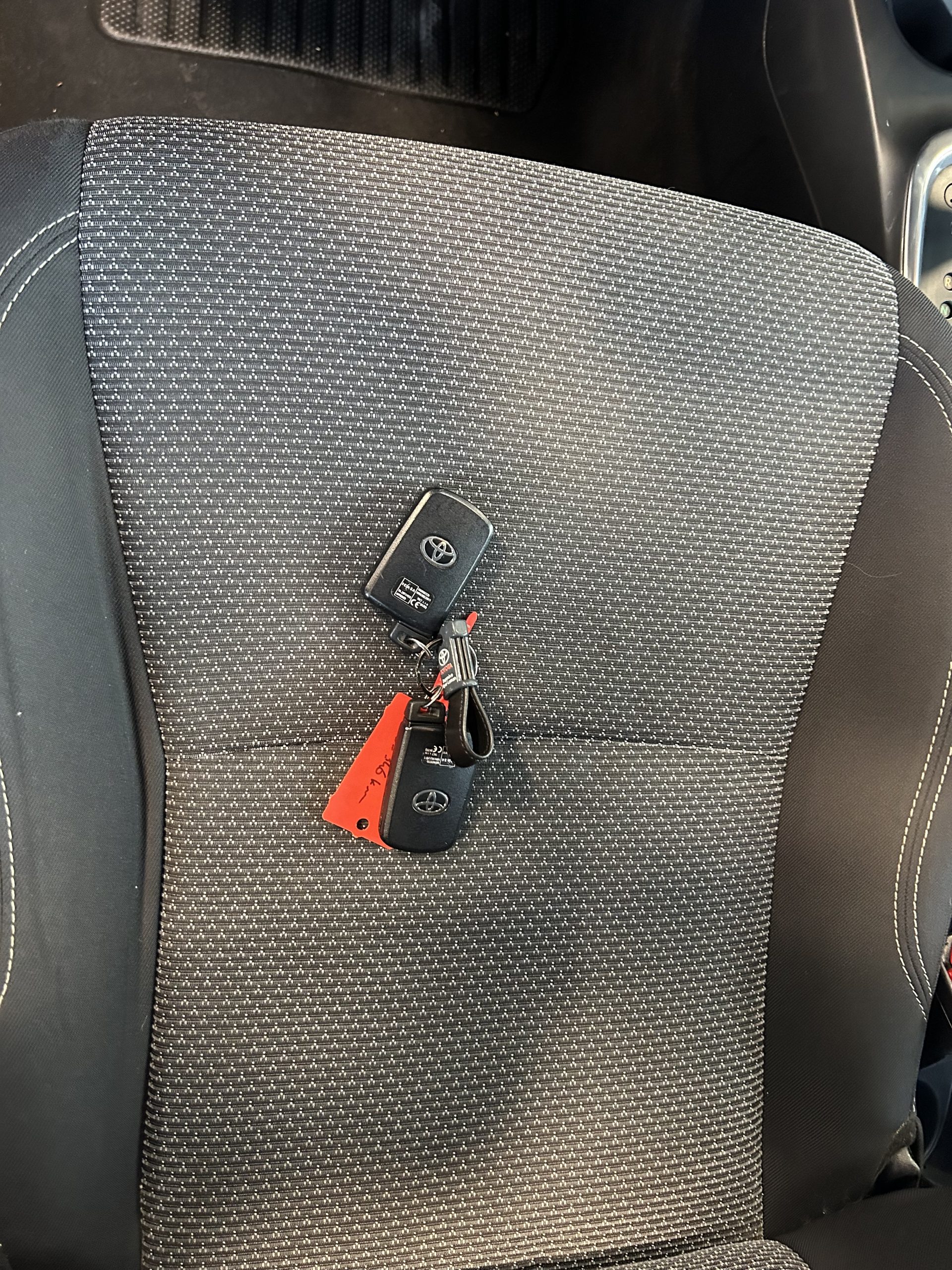 TOYOTA YARIS III (2) HYBRID 100H DYNAMIC 5P – Image 13