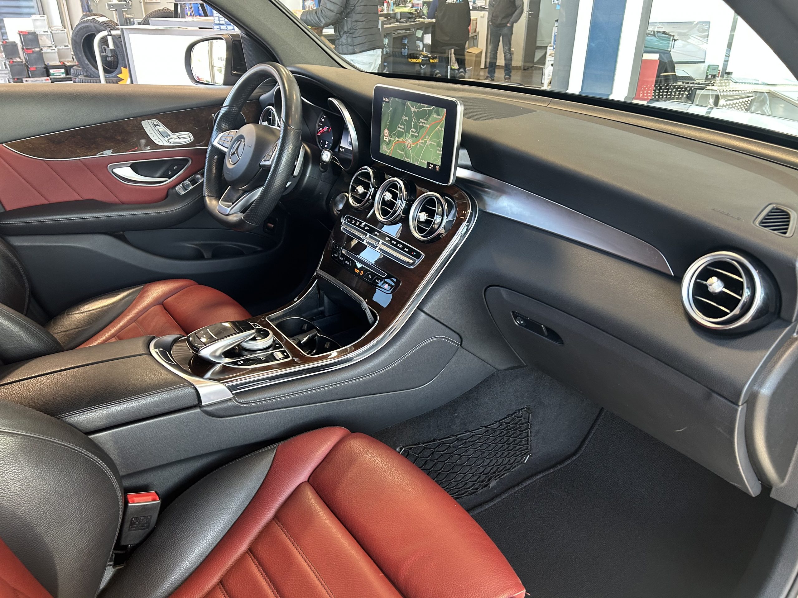 MERCEDES GLC COUPE 250 SPORTLINE 4MATIC – Image 9