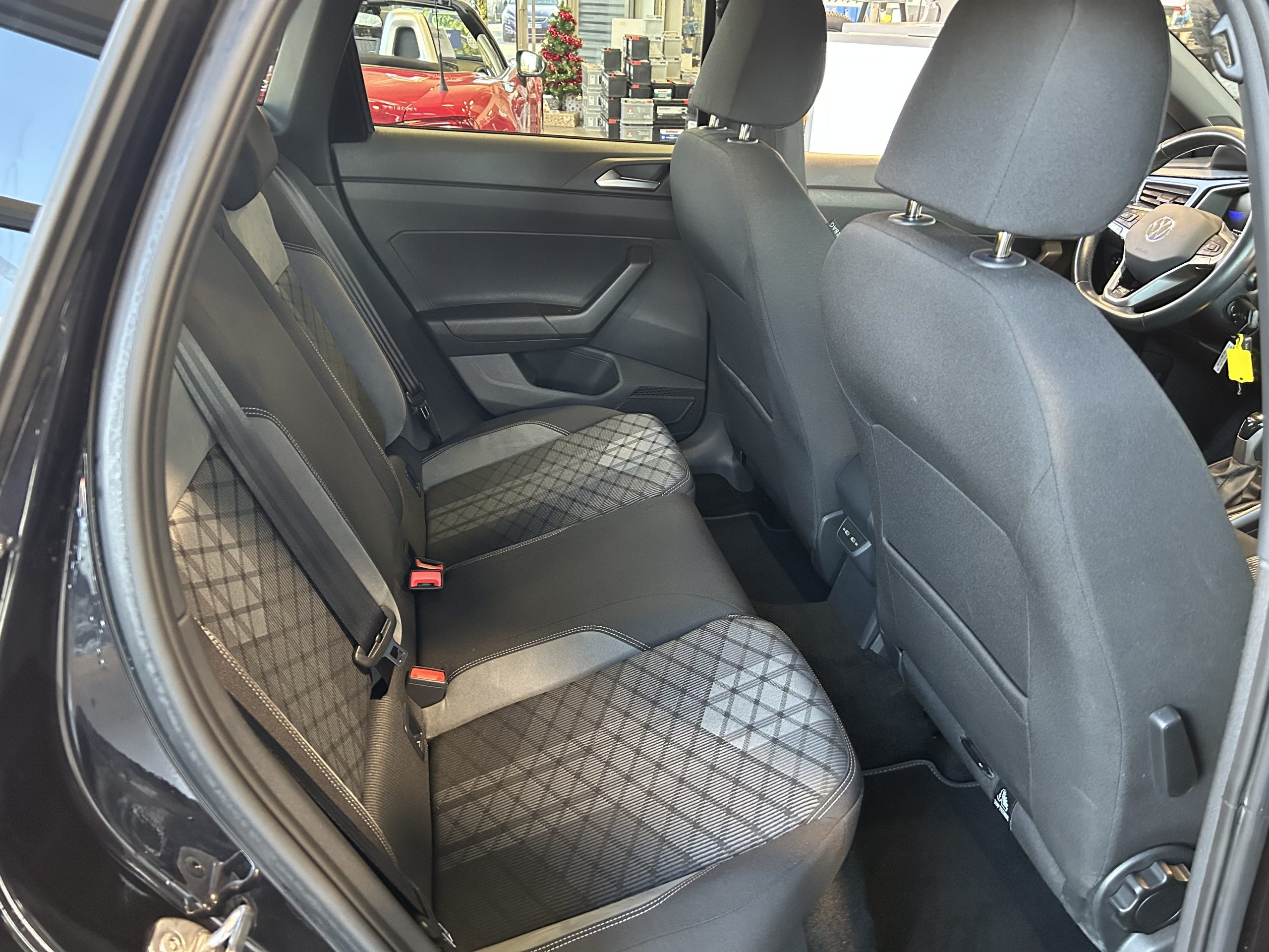 VOLKSWAGEN POLO VI (2) 1.0 TSI 110 S&S R-LINE DSG7 – Image 11