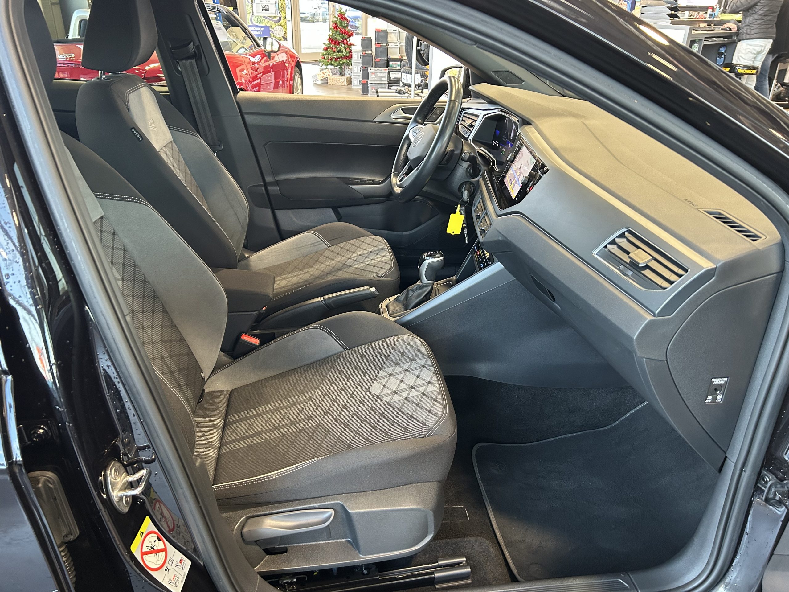 VOLKSWAGEN POLO VI (2) 1.0 TSI 110 S&S R-LINE DSG7 – Image 9