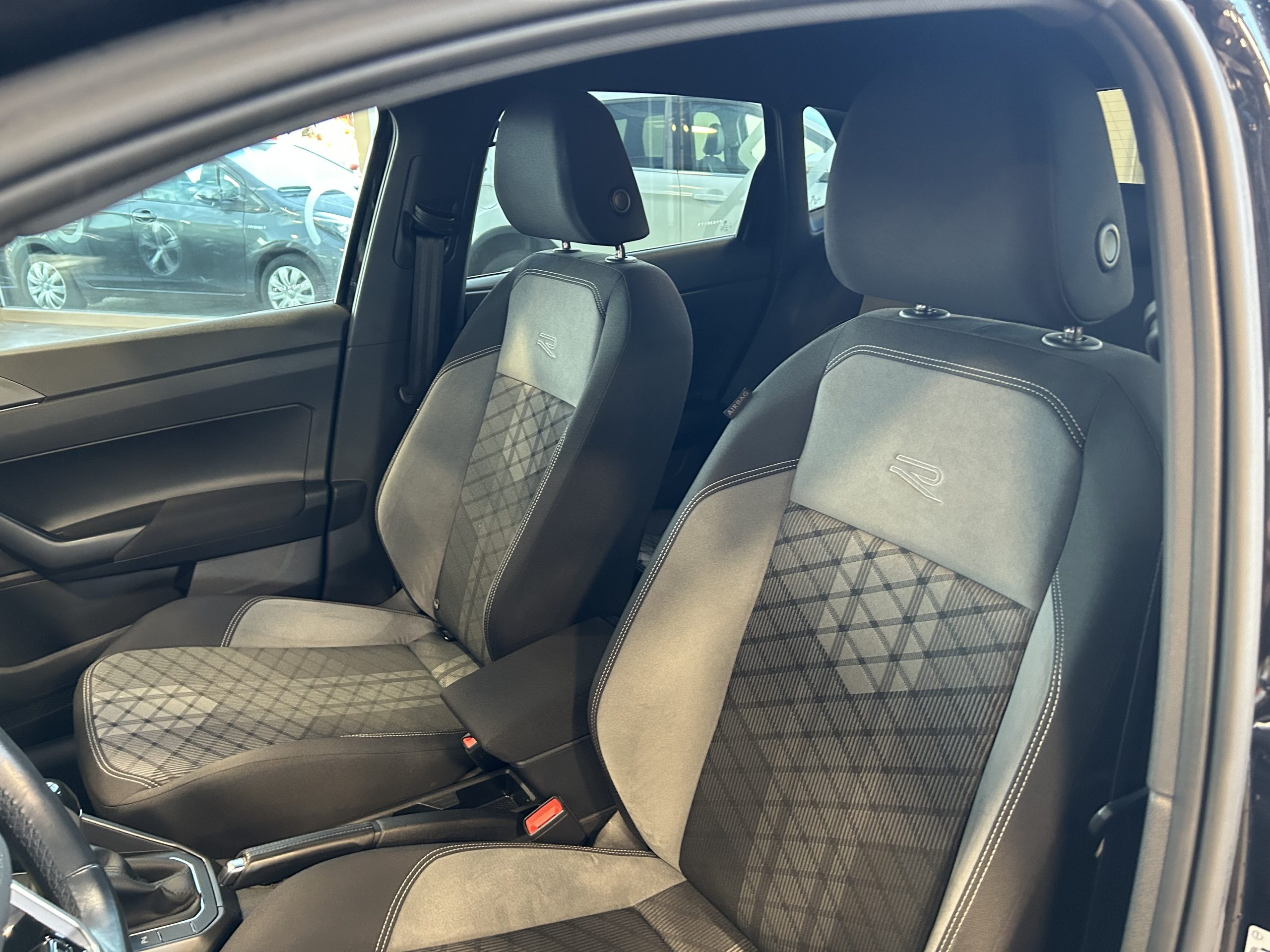 VOLKSWAGEN POLO VI (2) 1.0 TSI 110 S&S R-LINE DSG7 – Image 10