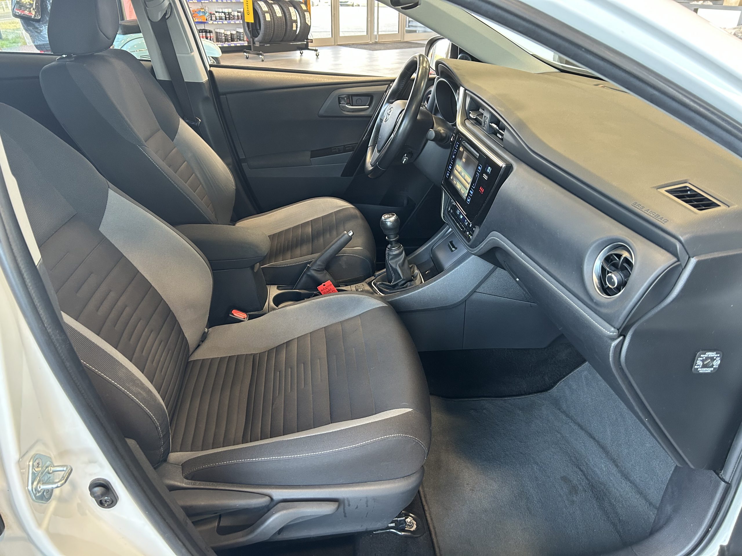 TOYOTA AURIS II (2) 1.2T 116 DESIGN – Image 9