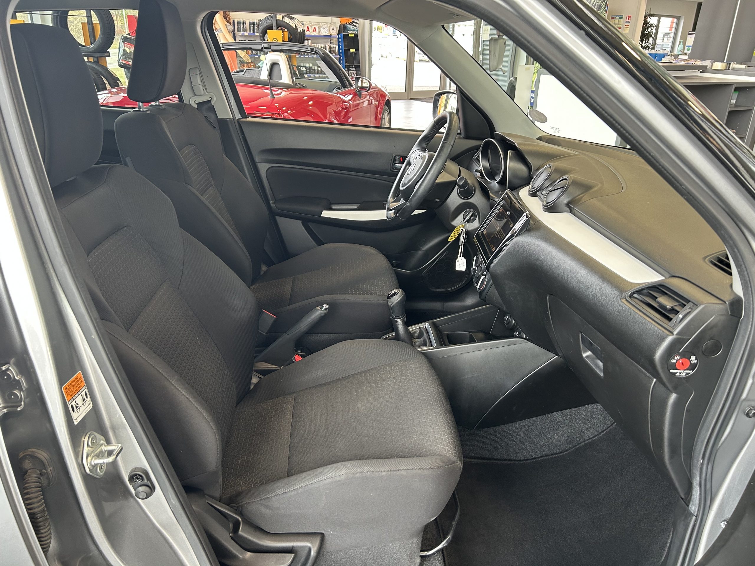 SUZUKI SWIFT IV 1.2 DUALJET 90 PRIVILEGE – Image 10