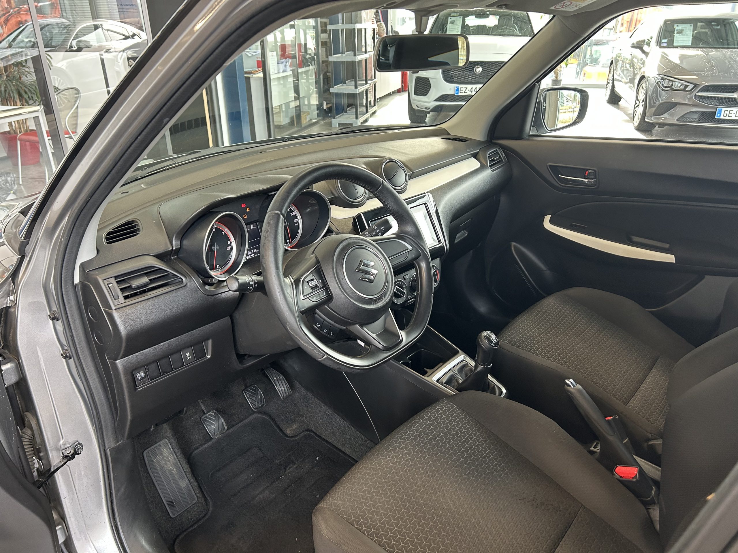 SUZUKI SWIFT IV 1.2 DUALJET 90 PRIVILEGE – Image 7