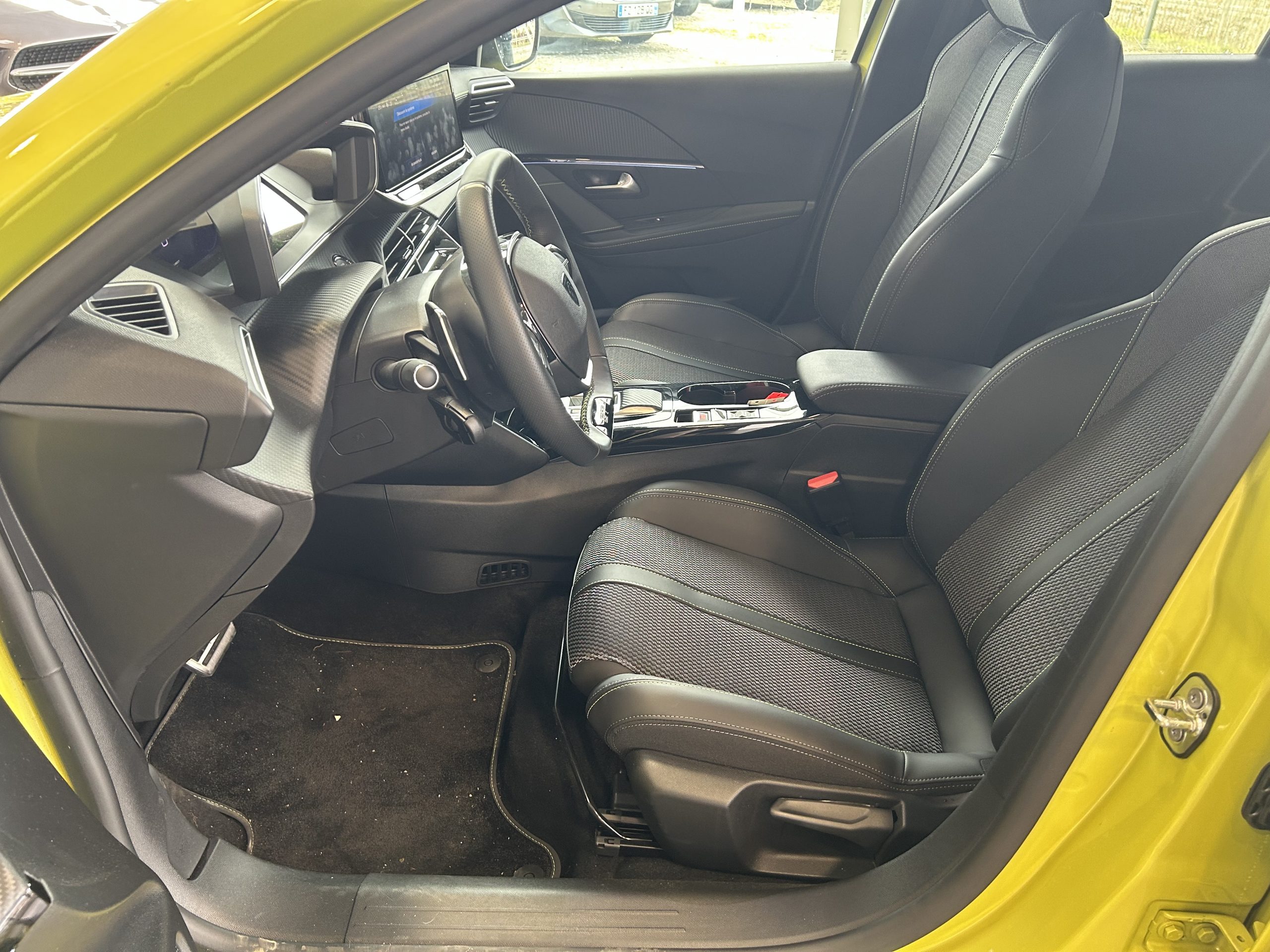 PEUGEOT 208 II (2) 1.2 HYBRID 100 GT E-DCS6 – Image 7