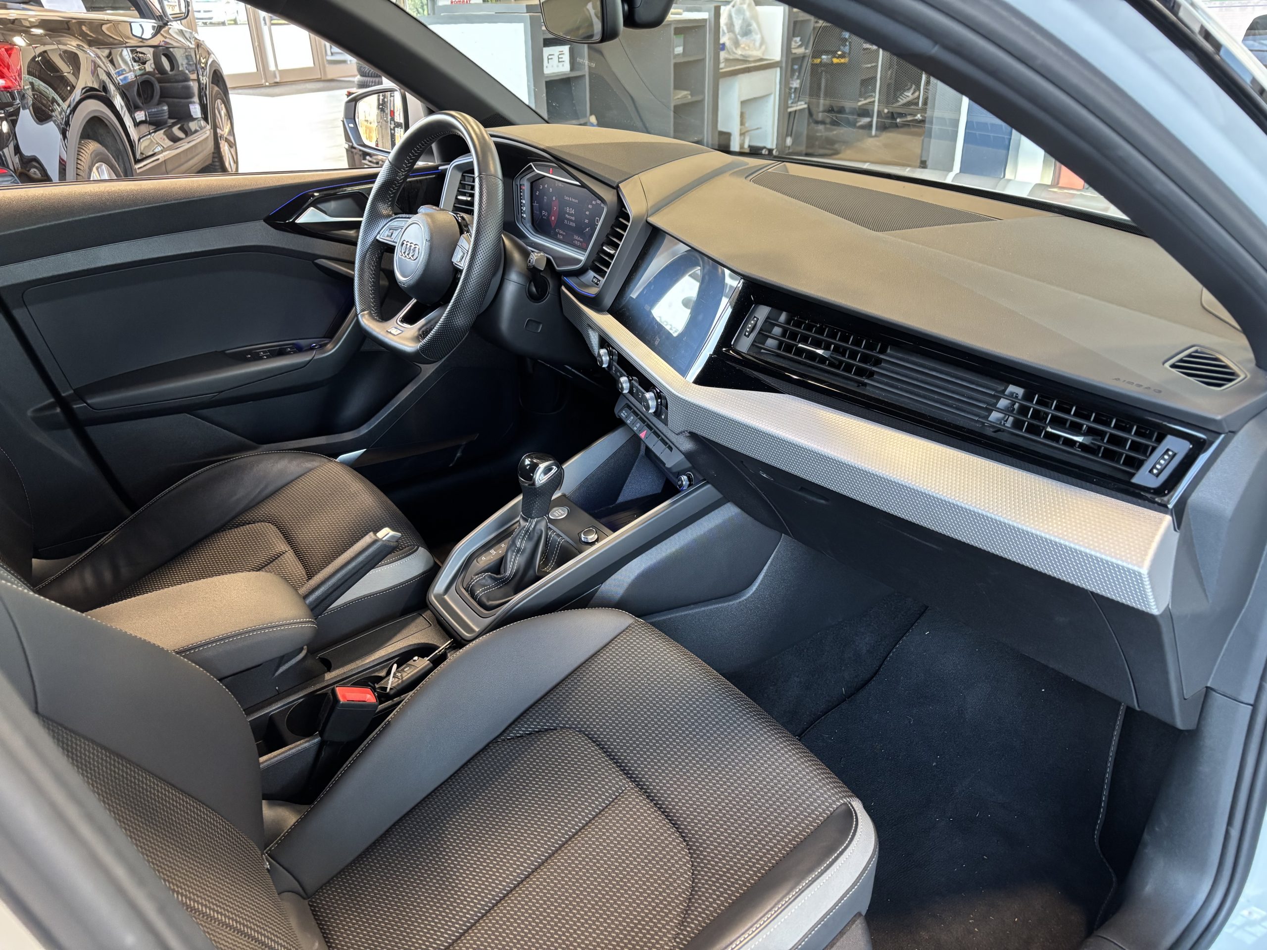 AUDI A1 II 40 TFSI 200 S LINE S TRONIC 6 – Image 9