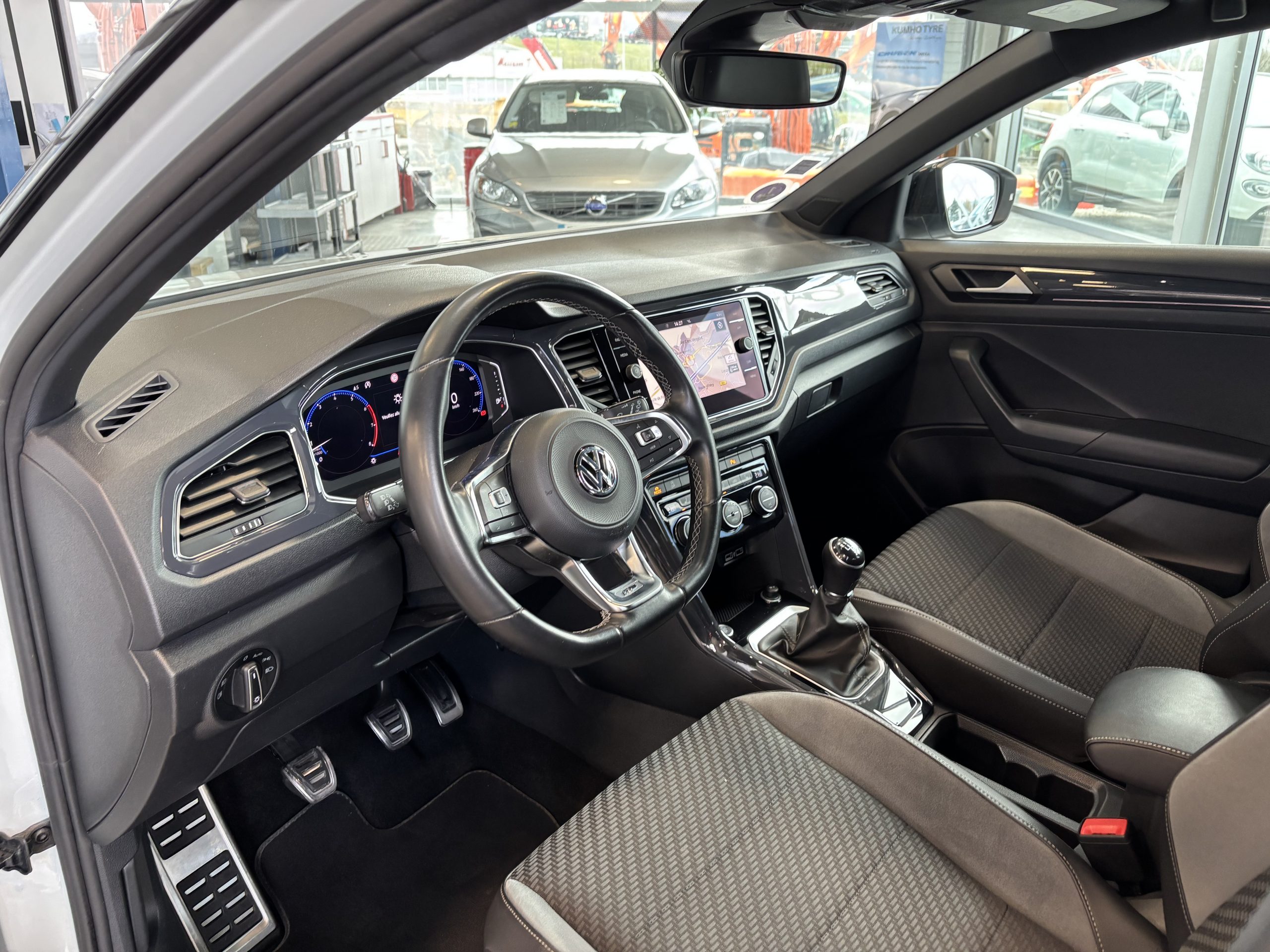 VOLKSWAGEN T-ROC 1.5 TSI 150 EVO R-LINE – Image 6