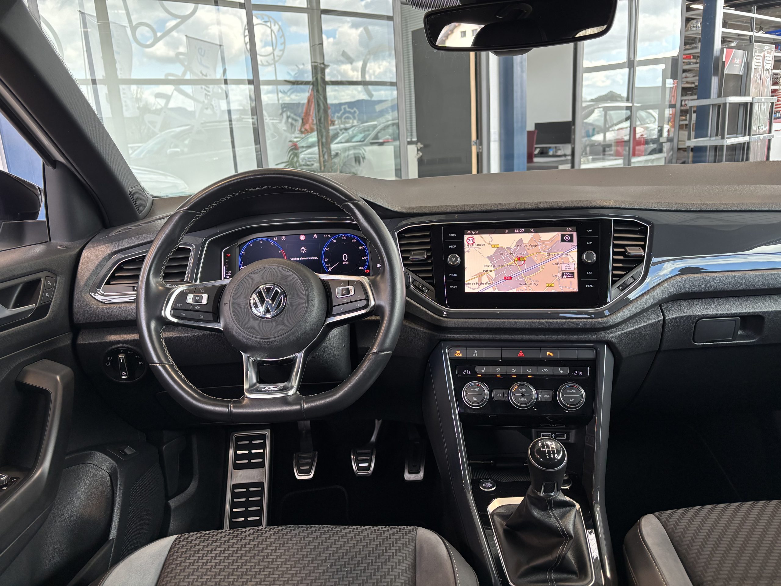 VOLKSWAGEN T-ROC 1.5 TSI 150 EVO R-LINE – Image 5