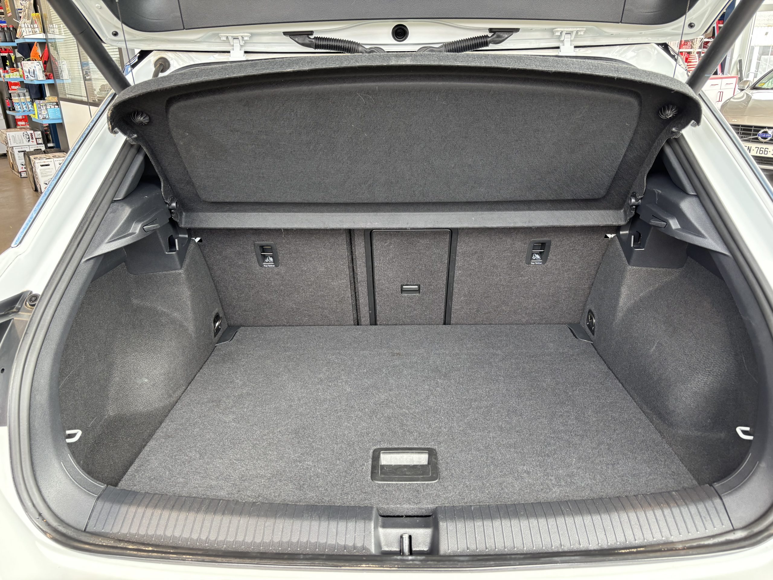 VOLKSWAGEN T-ROC 1.5 TSI 150 EVO R-LINE – Image 11